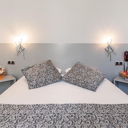 Hotel Des Ducs Alencon Bagian luar foto