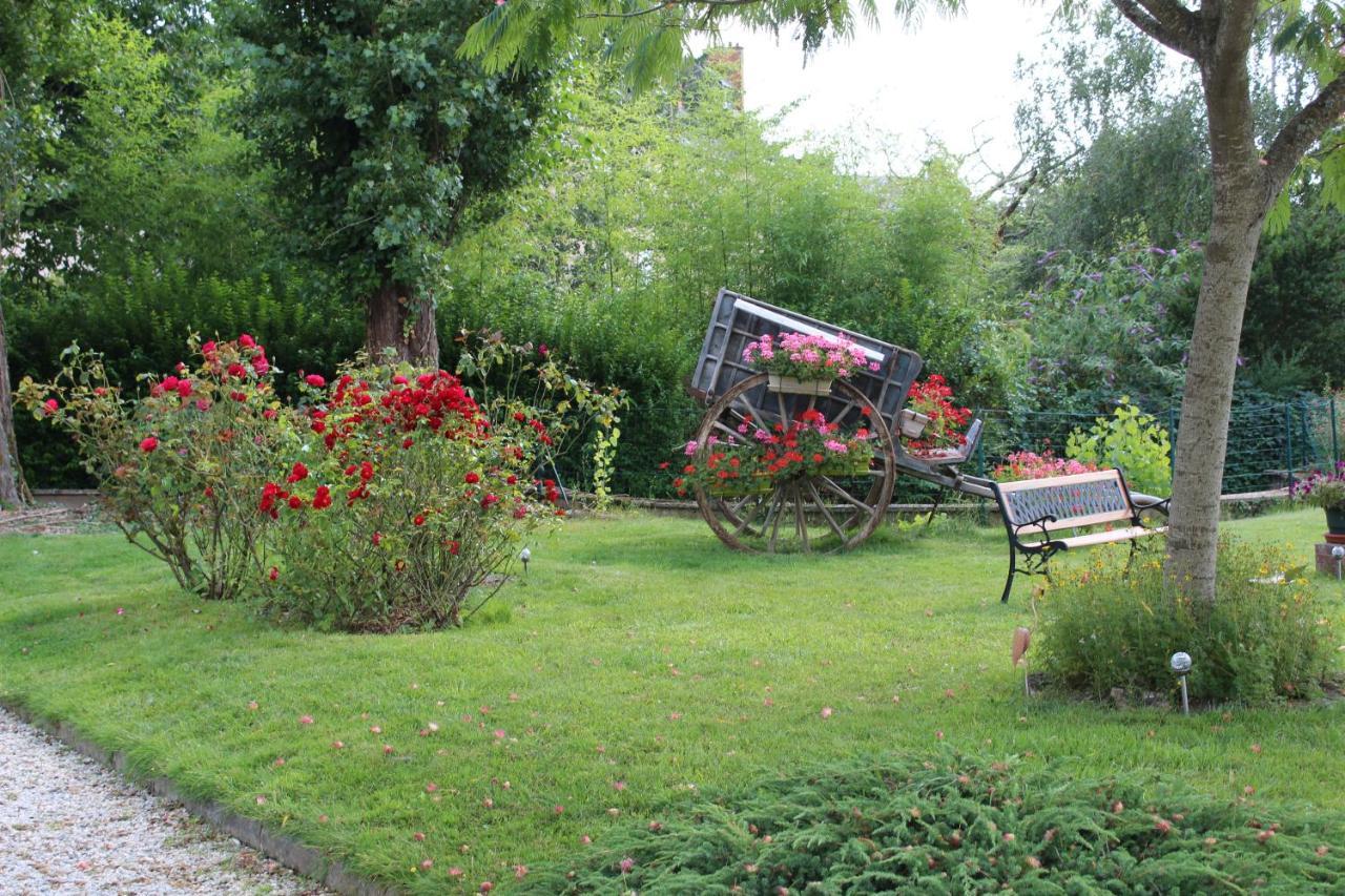 Hotel Des Ducs Alencon Bagian luar foto