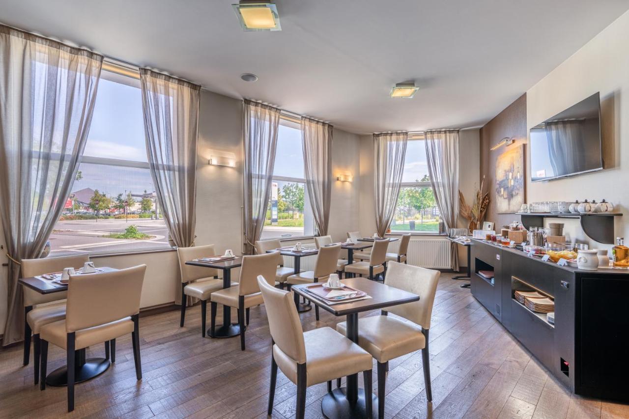 Hotel Des Ducs Alencon Bagian luar foto