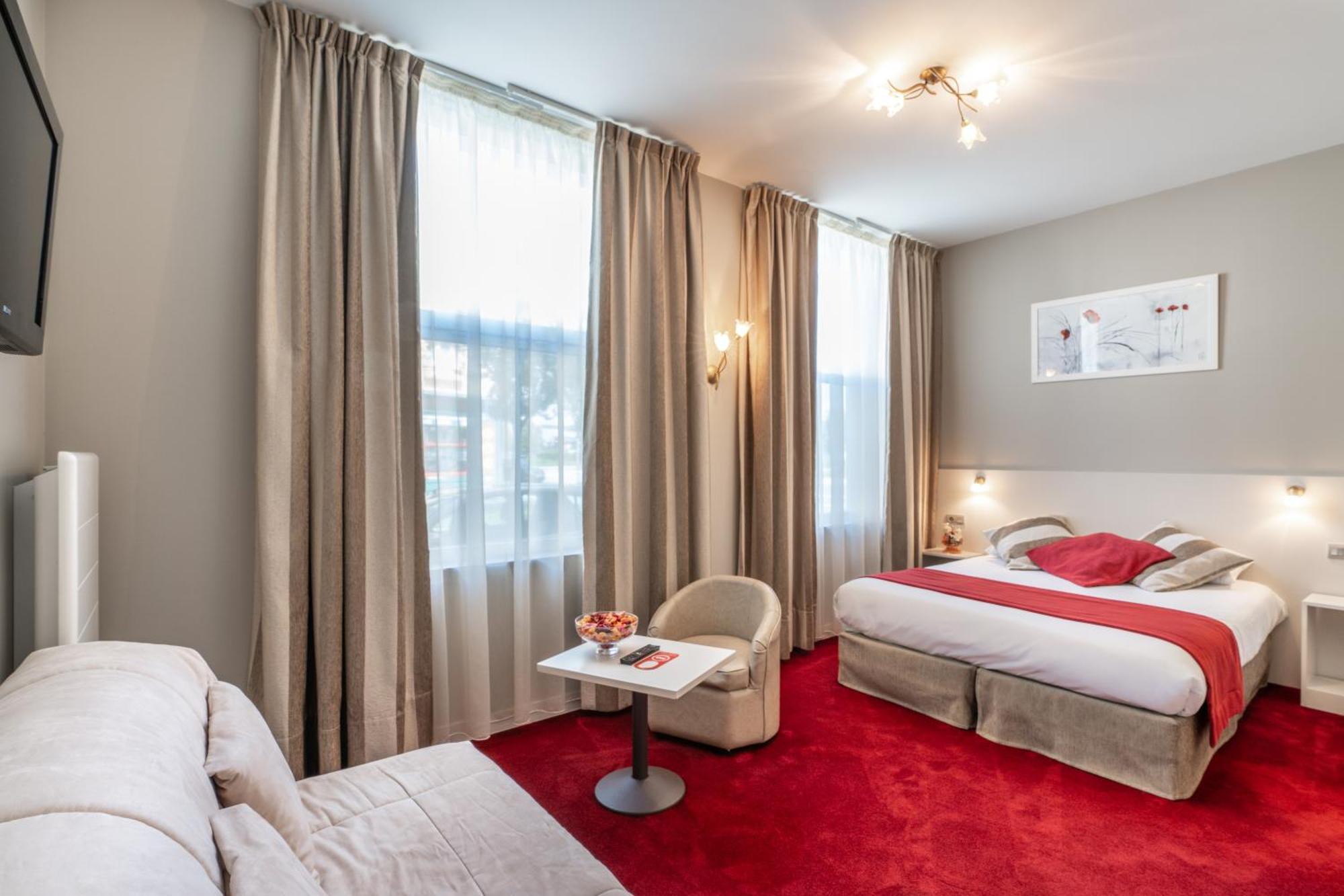 Hotel Des Ducs Alencon Bagian luar foto