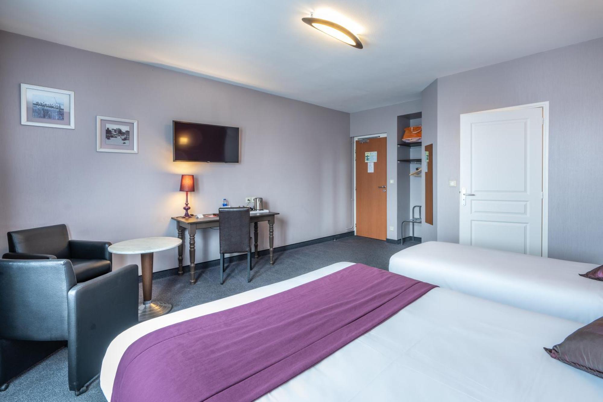 Hotel Des Ducs Alencon Bagian luar foto