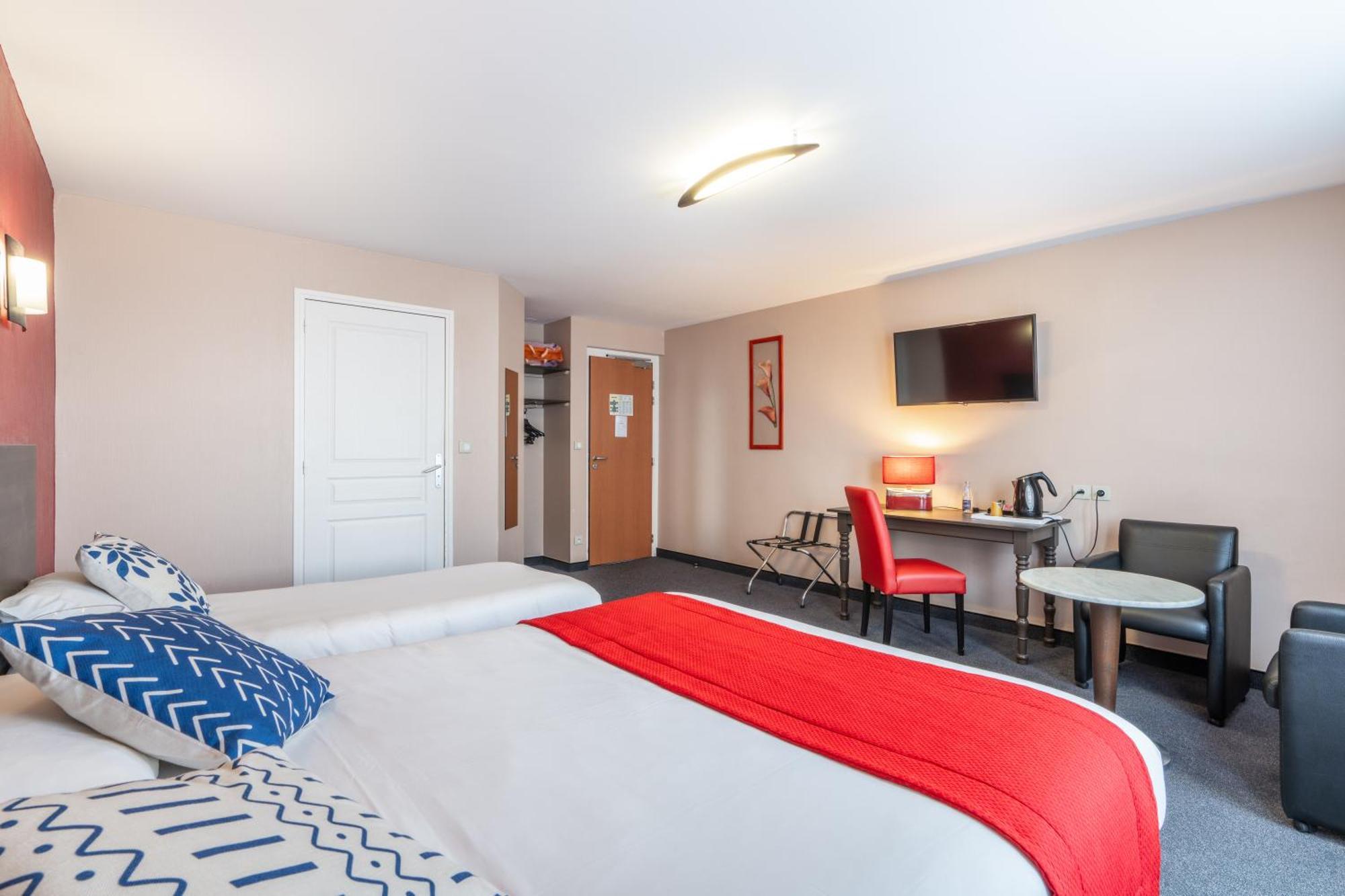 Hotel Des Ducs Alencon Bagian luar foto