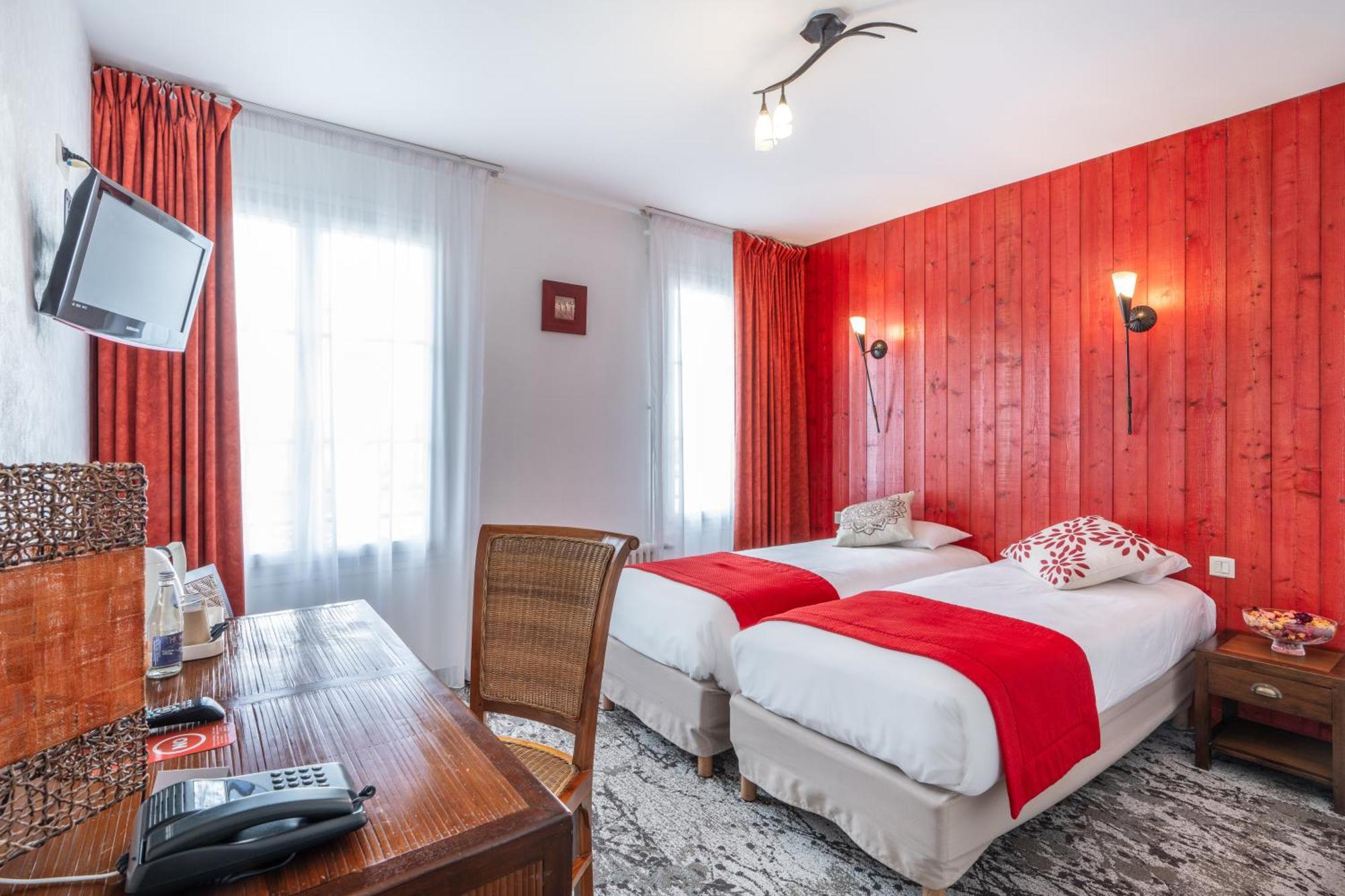Hotel Des Ducs Alencon Bagian luar foto