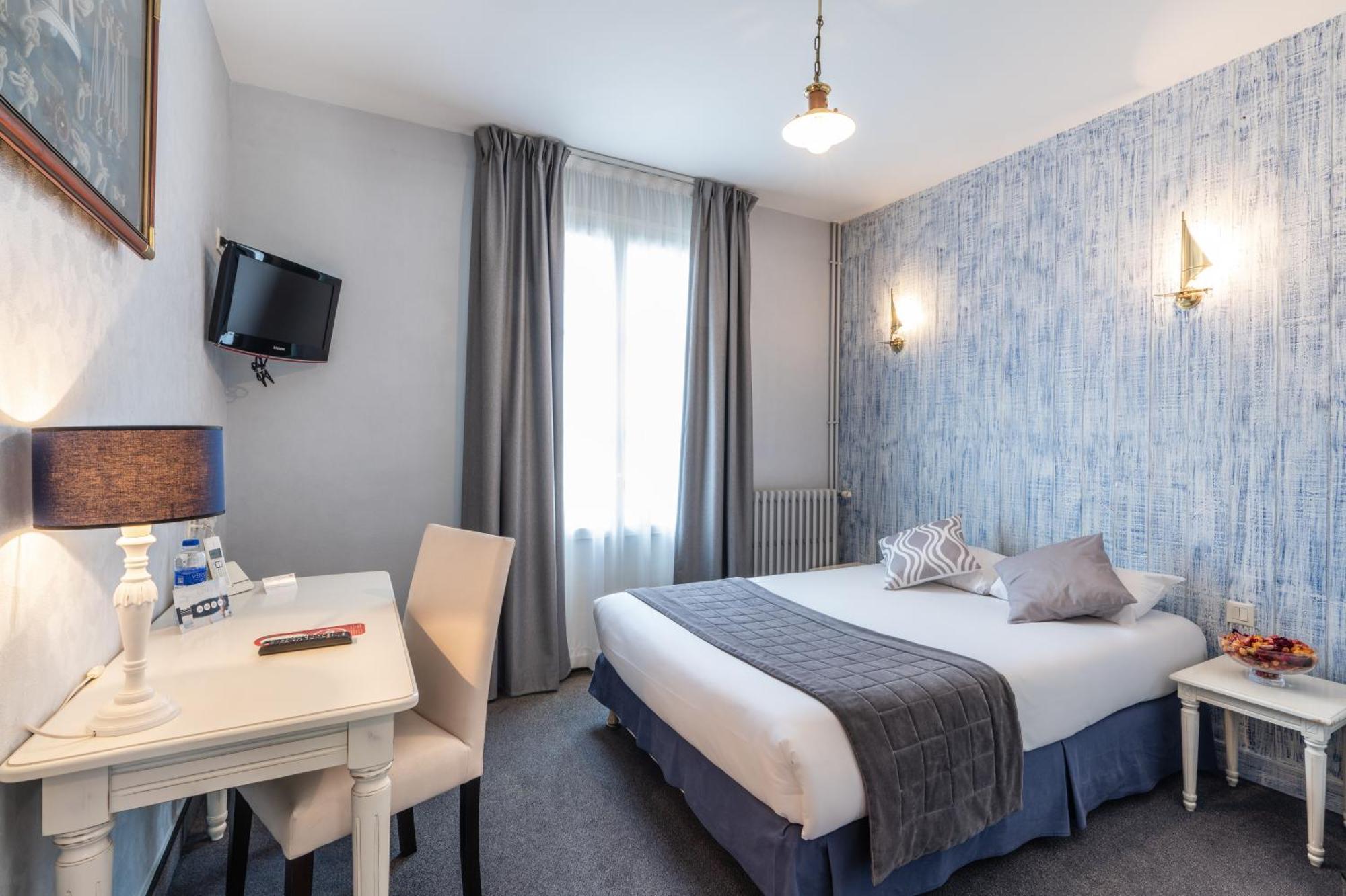 Hotel Des Ducs Alencon Bagian luar foto