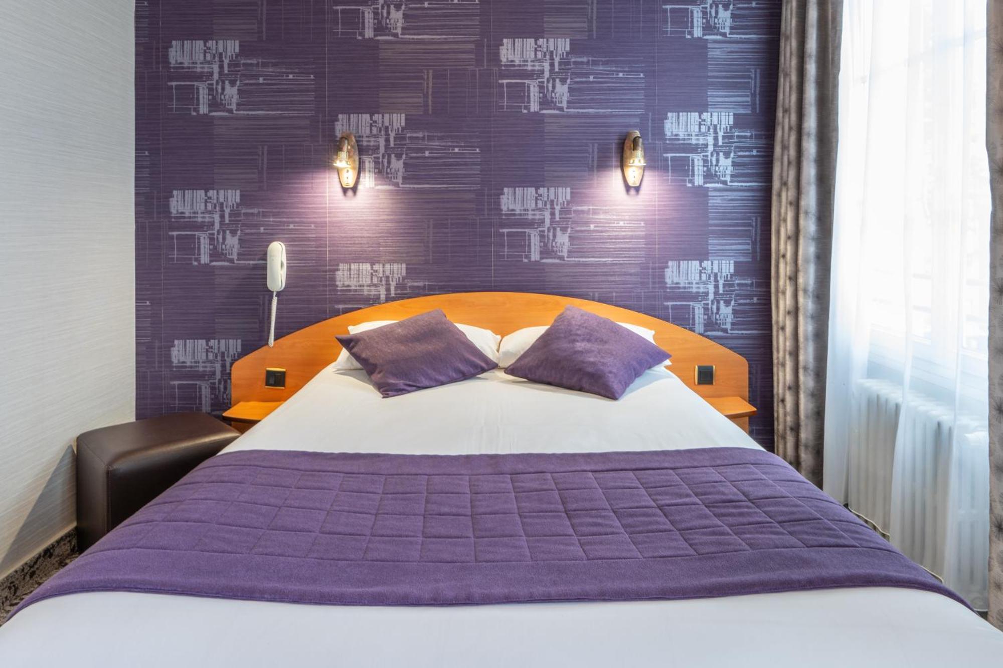Hotel Des Ducs Alencon Bagian luar foto